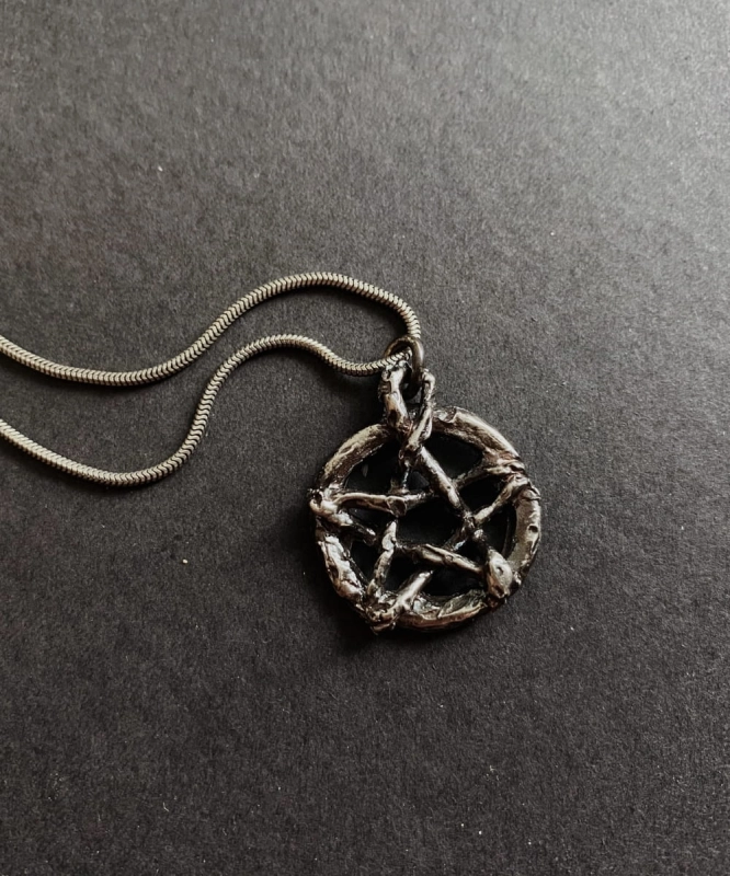 Pentagram Biały 1.jpg