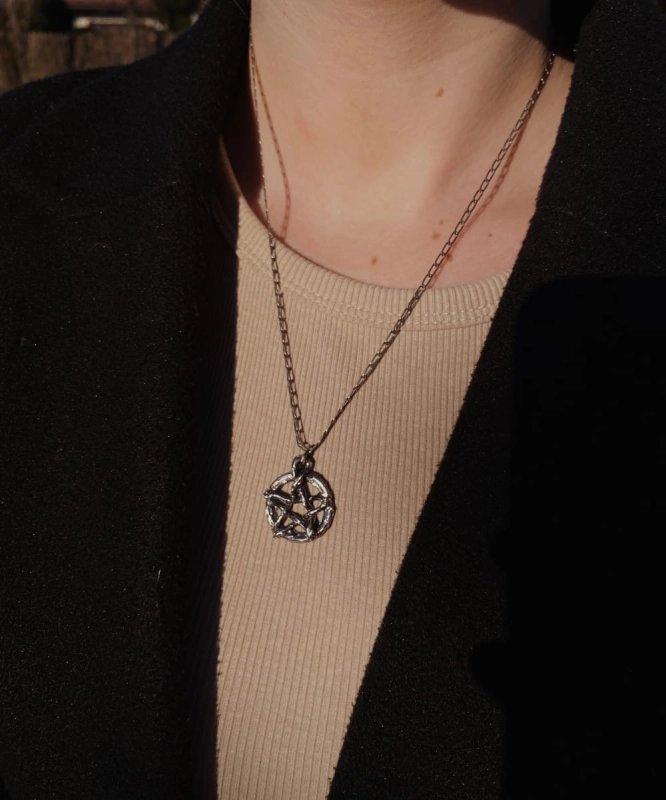 Pentagram Biały 3.jpg