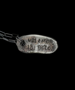 Nieśmiertelnik „Ubi Amor, Ibi Dolor”  