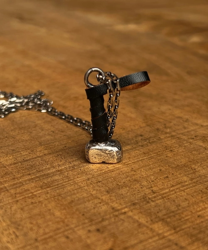 Mjolnir v4 4.jpg