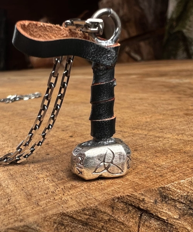 Mjolnir v4 1.jpg