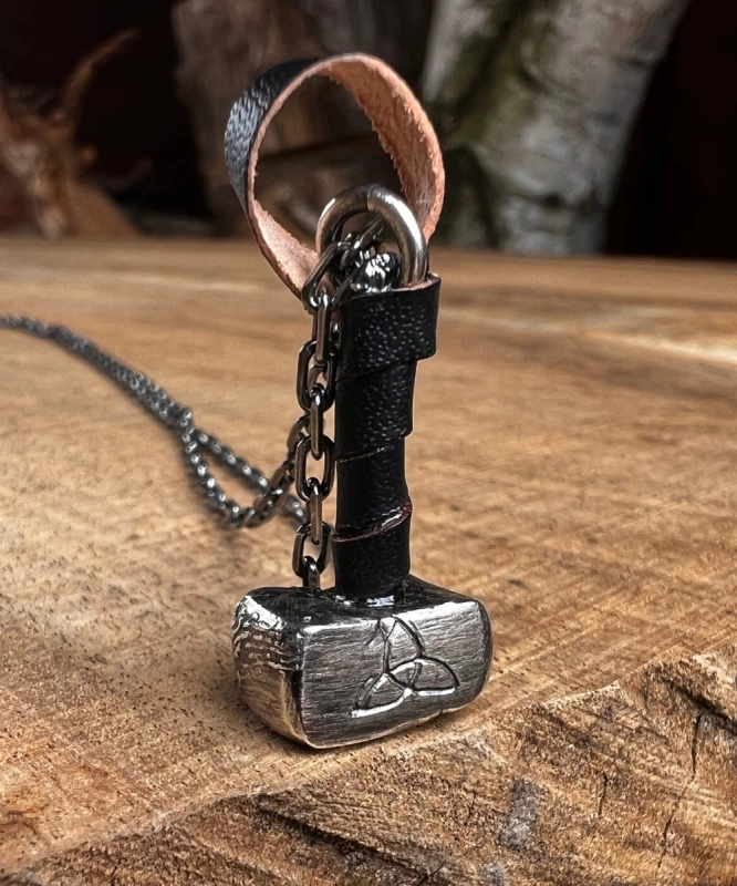 Mjolnir v7 1.jpg