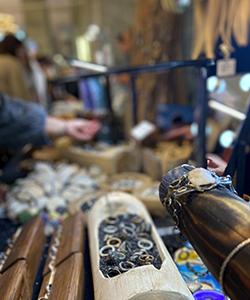 zdjęcie biżuterii z targów Expo